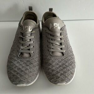 APL Women's Sneakers Size 8 Techloom Phantom